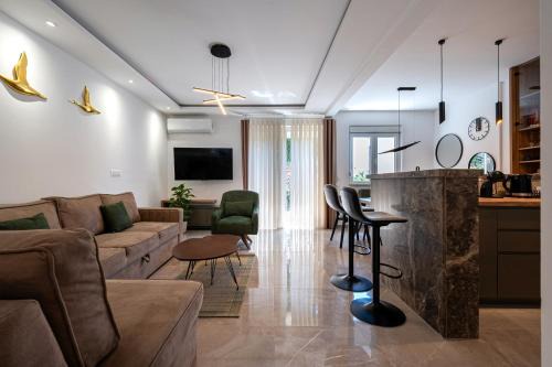 Cosy Duplex near Bus Station