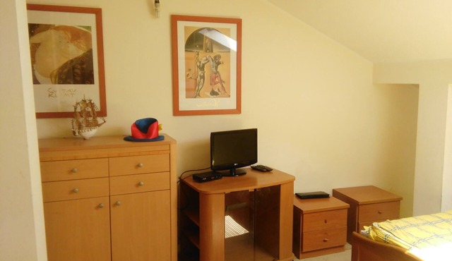 Cosy quiet apartment near the beach in the heart of Budva