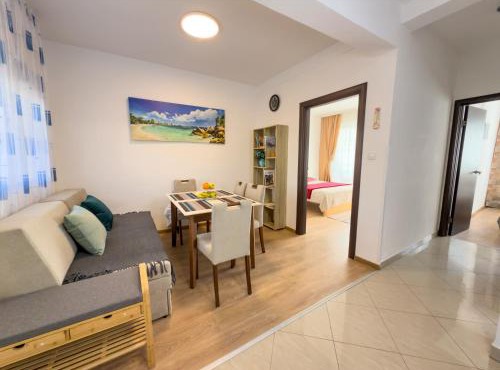 Cosy two-bedroom apartment in Becici by sea and mountains