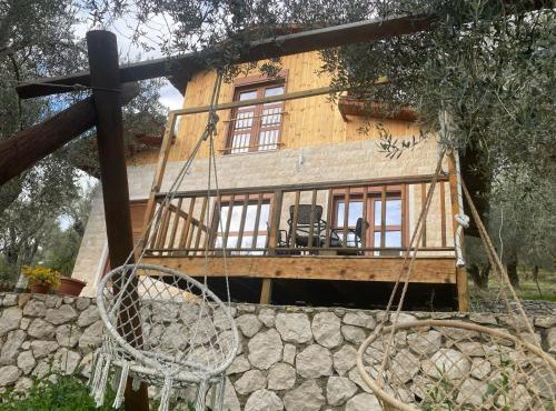 Cottage Four Olives