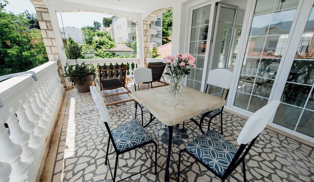 Cozy 1-bedroom apartment in beautiful Budva with AC