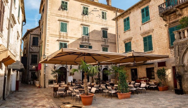 Cozy 2 Bedroom Apartment in Antique Bizanti Palace in Kotor