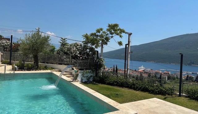 Cozy 3-Bedroom Villa in marvelous Hercegnovi with private pool