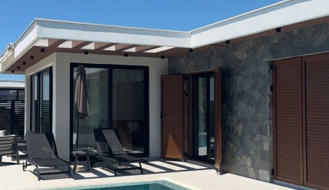 Cozy accommodation with stunning sea views and everything around is incomparable to see.