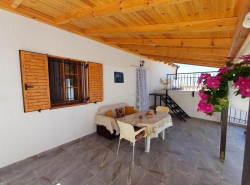 Cozy Apartment in Drymades Village