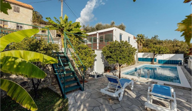 Cozy Apartment In Herceg Novi With House Sea View