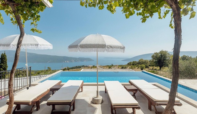 Cozy home in Herceg Novi
