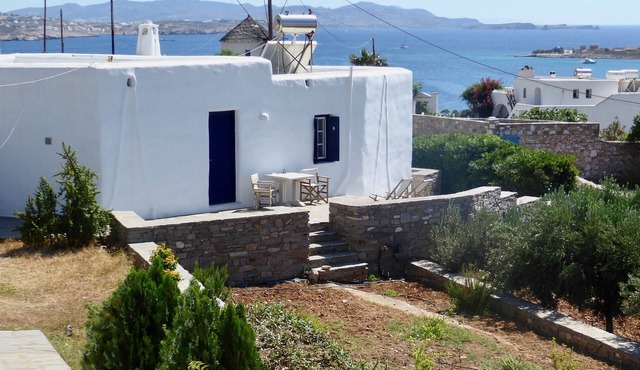 Cute Cycladic house near the sea with view
