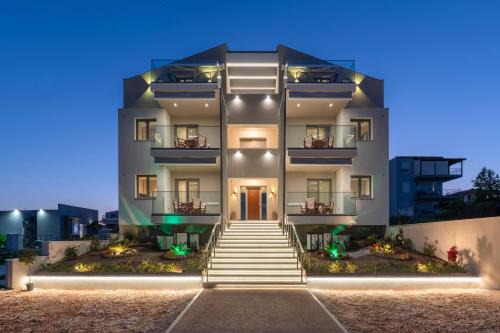 Danae Luxurious Residences- 4 min walk from beach
