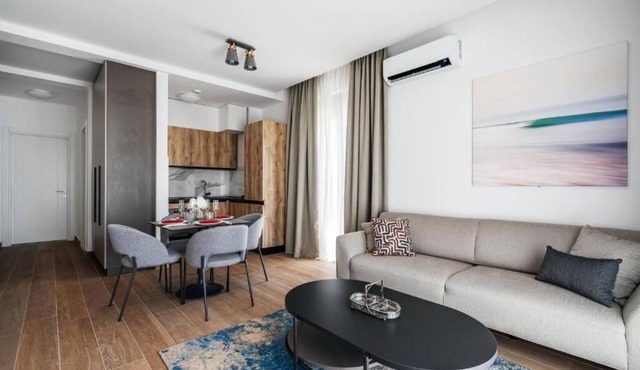 Delightful 1-bedroom apartment in Risan