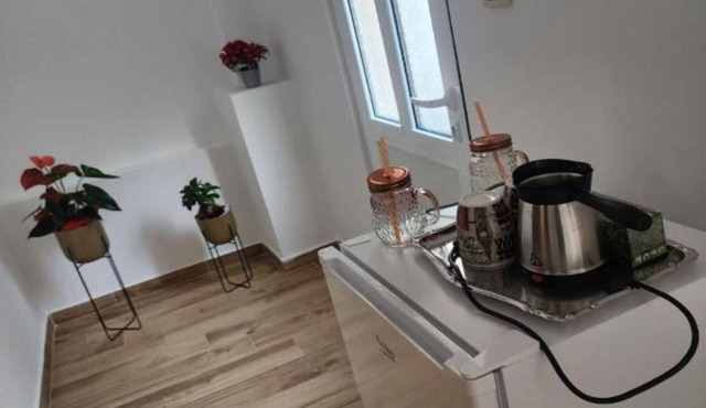 Deluxe City Escape with Modern Comforts & Garage - Double Room