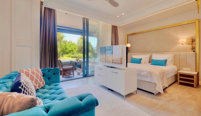 Deluxe King Room in Heart of Budva