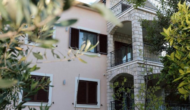 Deluxe One Bedroom Apartment with Balcony