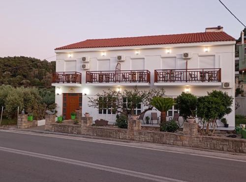 Dina Apartments Kokkari, Pension Dina, Dina Rooms in Kokkari
