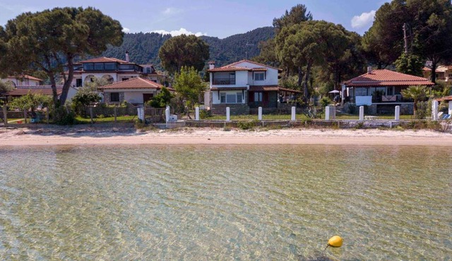 Docker 2 Beachfront Villa Vourvourou by Halkidiki Villas