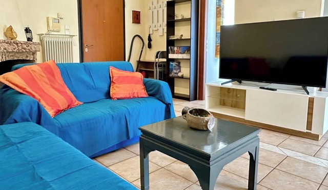 DownTown Quiet-Street Apt
