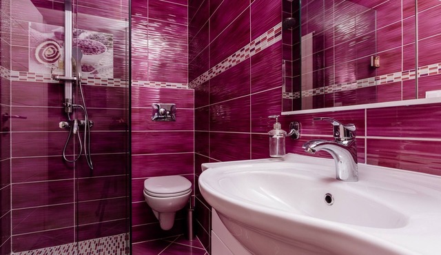 Dream Vacation Apartments- Purple Studio