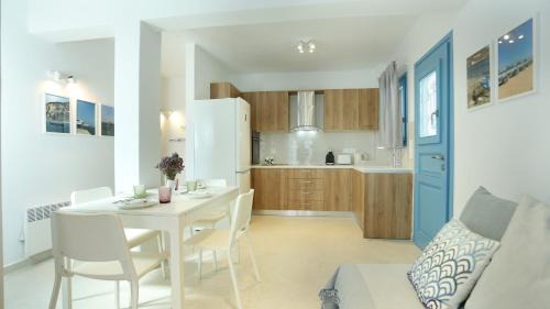 E & I Lefkes Studio Paros