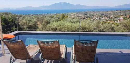 Elegant Villa with Sea View in Politika in Dirfys-Messapia