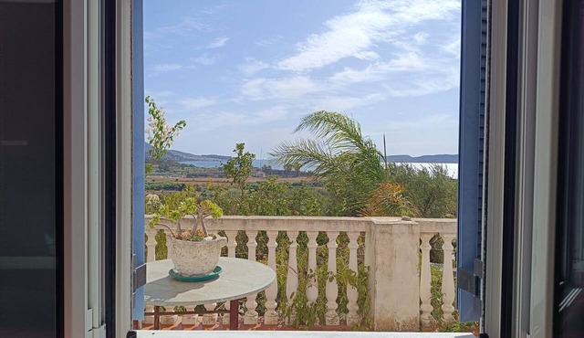 Elektra apartment, Gialova. 3 mins drive from the centre of the village.
