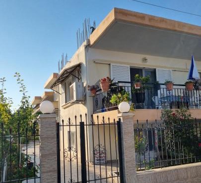 Eleni's Apartments