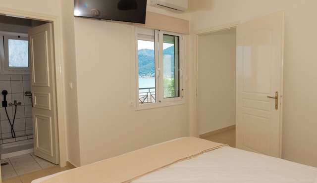 Ellinas Hotel