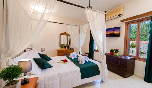 Emerald Dream House in Rhodes Town