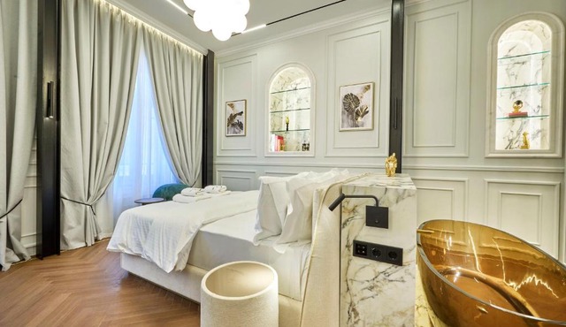 Ermou 99 Intelligent Private Suites