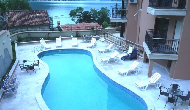 Exclusive 2 bedrooms sea view apartment with swimming pool