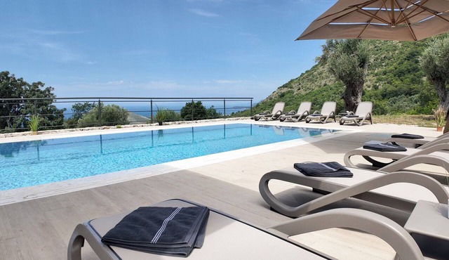 Exclusive luxury villa with a private pool and panoramic views of the Adriatic Sea