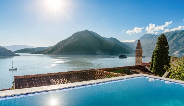 Exclusive villa in Perast with direct sea-views & private swimming pool