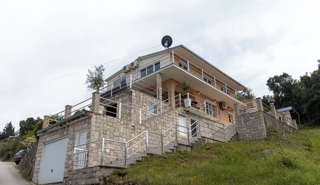 Exclusive villa "Sea La Vie" with sauna, pool and whirlpool 5 minutes from the beach