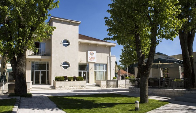 Fabulous Studio Apartment in Hotel Vukov Most