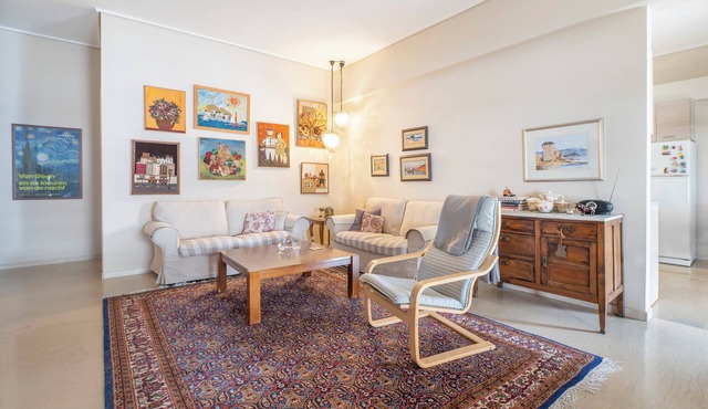 Family Apt in Glyfada-Kyprou