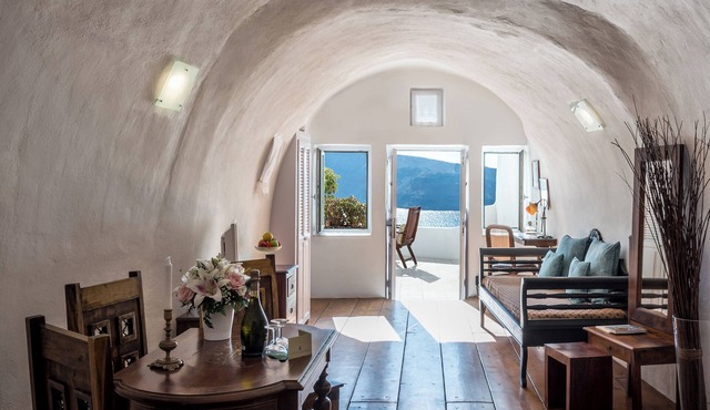 Fanari Honeymoon Suite