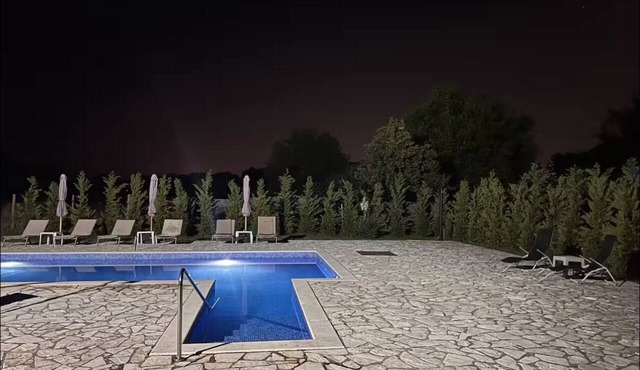 Fantastic house with a swimming pool and river, between Podgorica-Danilovgrad