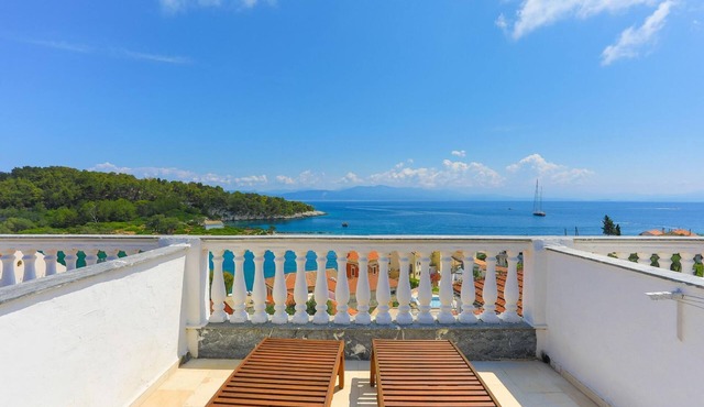 Faros Dio Gaios Studio sea Views Private Sun-loungers