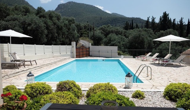 Fedrita: mountain-sea views/private pool/wi-fi/ac/bbq/2 km to the beach.
