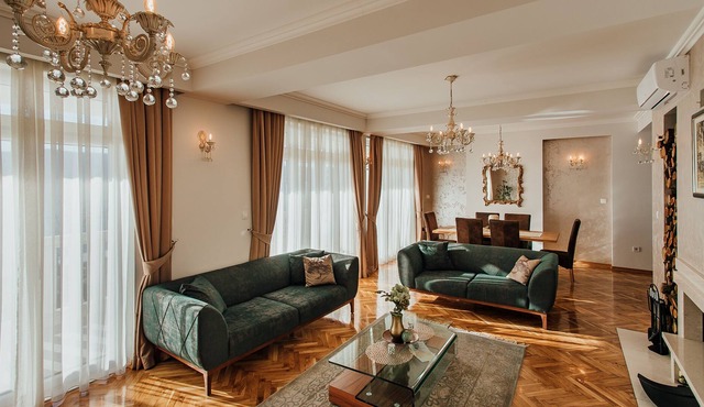 Four bedroom villa with a pool, steps from the beach