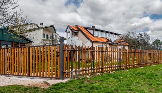 Frile Apartments