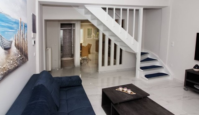 Garitsa Gem Suite - a stunning two-story house