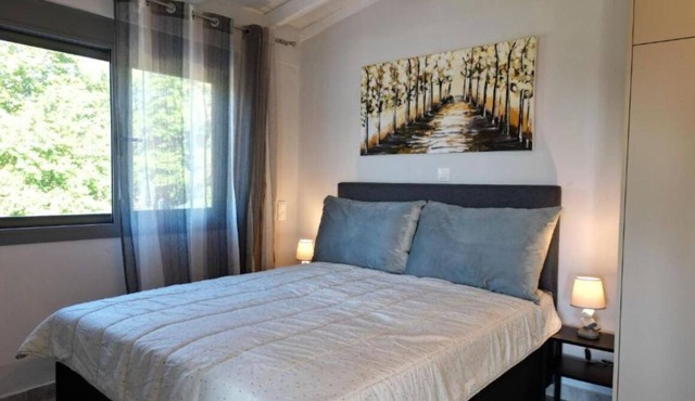"Gems Fedra apartment" with mountain view, shared garden & Wi-Fi