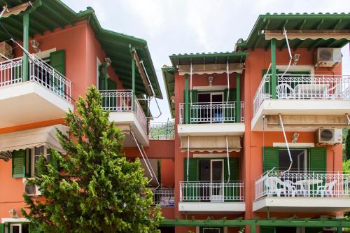 Georgakis George Rooms