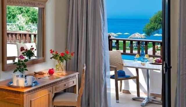 Geraniotis Beach in Platanias