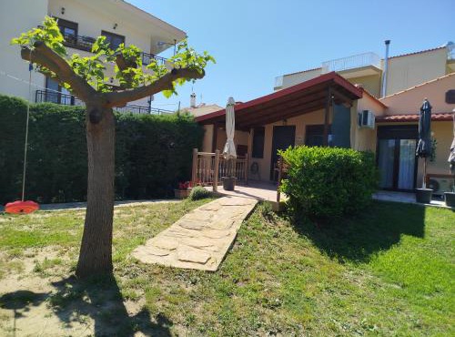 GIORGOS VILLA