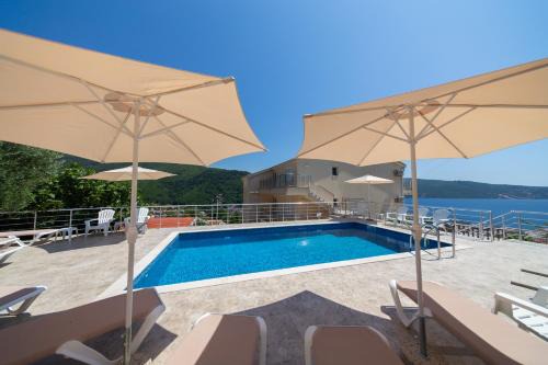 Golden View Apartments in Zelenika