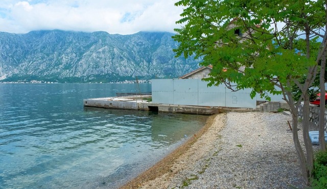 Gorgeous Flat With Balcony Near Sea in Kotor