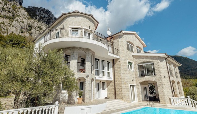 Gorgeous home in Herceg Novi