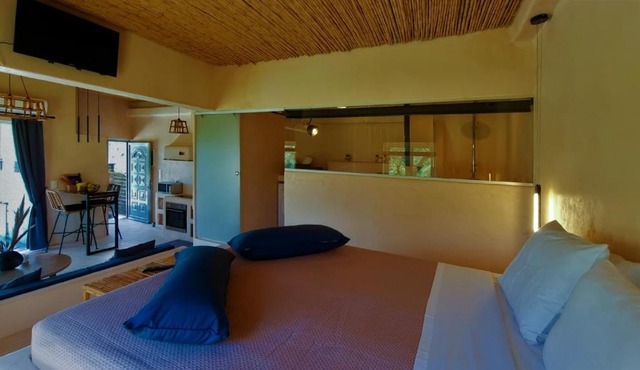 Gratelia Studio Damnoni in Dhamnóni