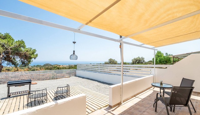 Gre Apartment 1klm from the beautiful Kiotari Beach!